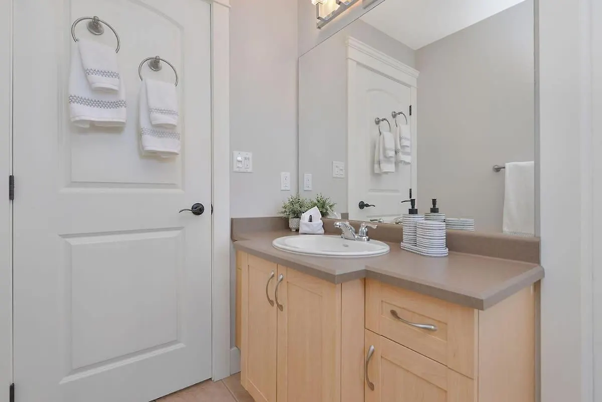 Holiday home Mount Finlayson View Villa Victoria Canada